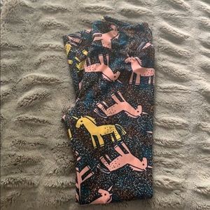 LulaRoe unicorn leggings.
